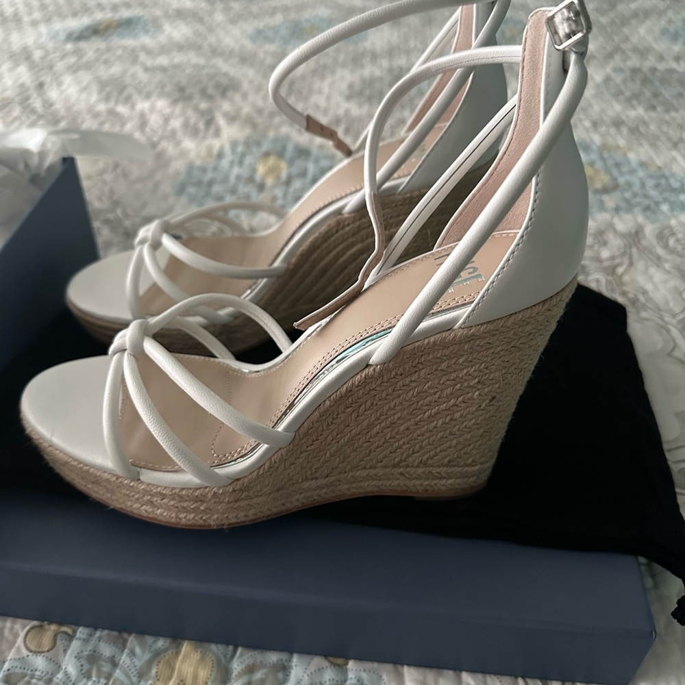PAIGE NIB White Wedge Sandals with Strappy Design